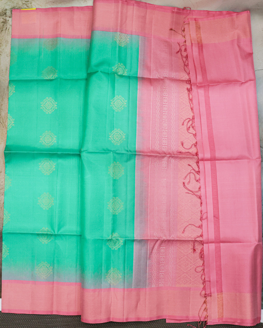Kanchipuram Pastel Green & Pink Soft Silk Saree with Butta Border