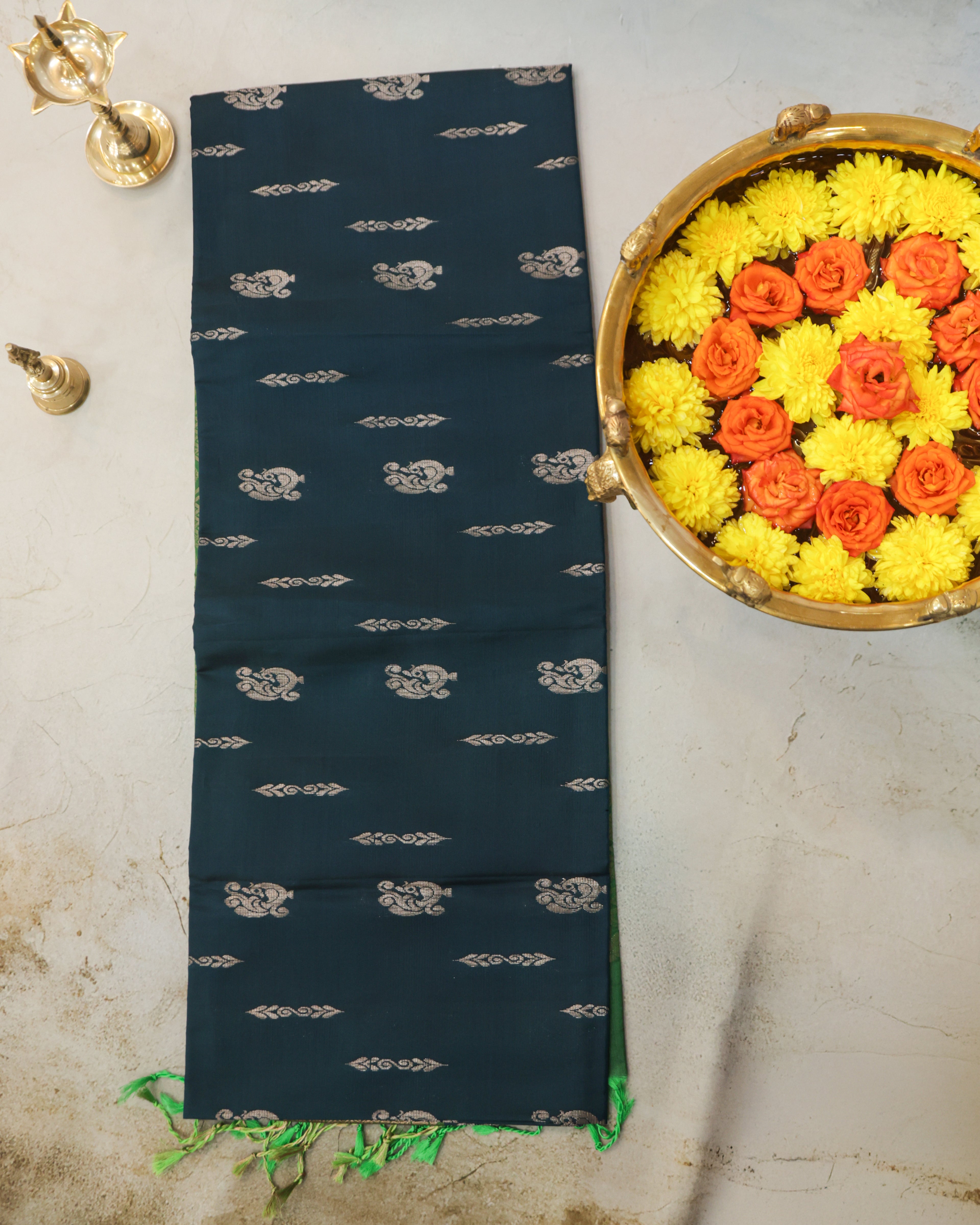 Kanchipuram Dual-Shade Butta Silk Saree