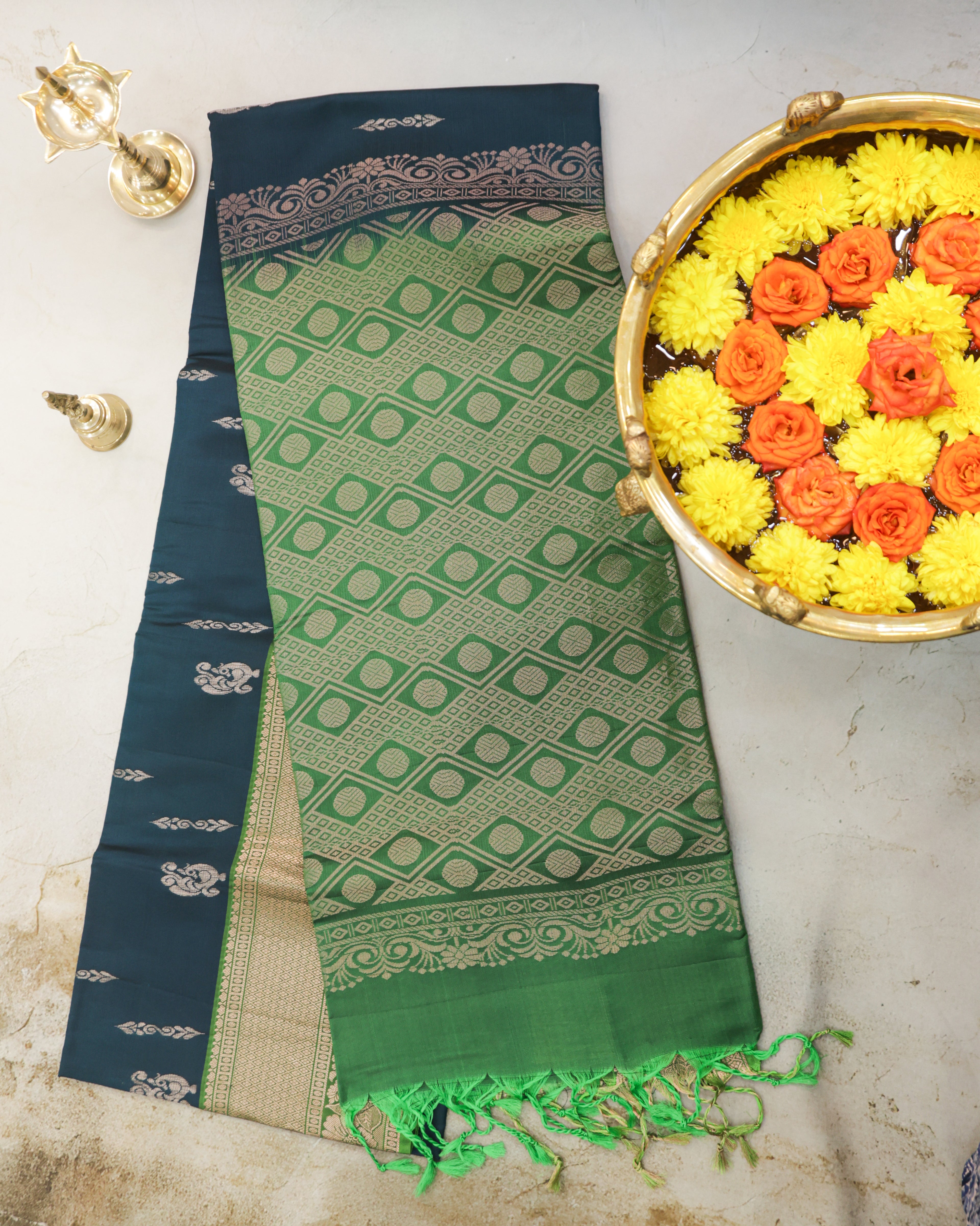 Kanchipuram Dual-Shade Butta Silk Saree