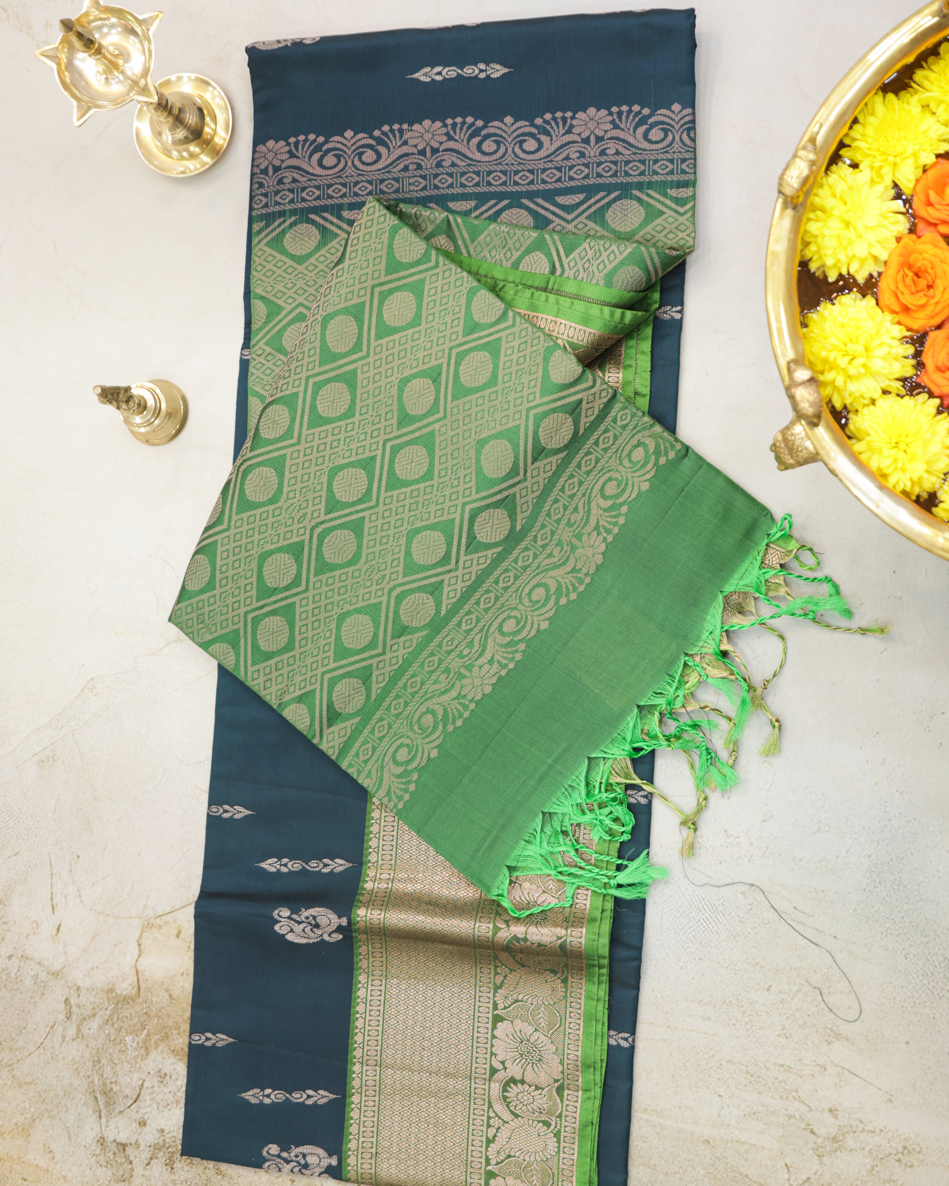 Kanchipuram Dual-Shade Butta Silk Saree