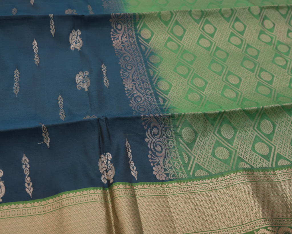Kanchipuram Dual-Shade Butta Silk Saree
