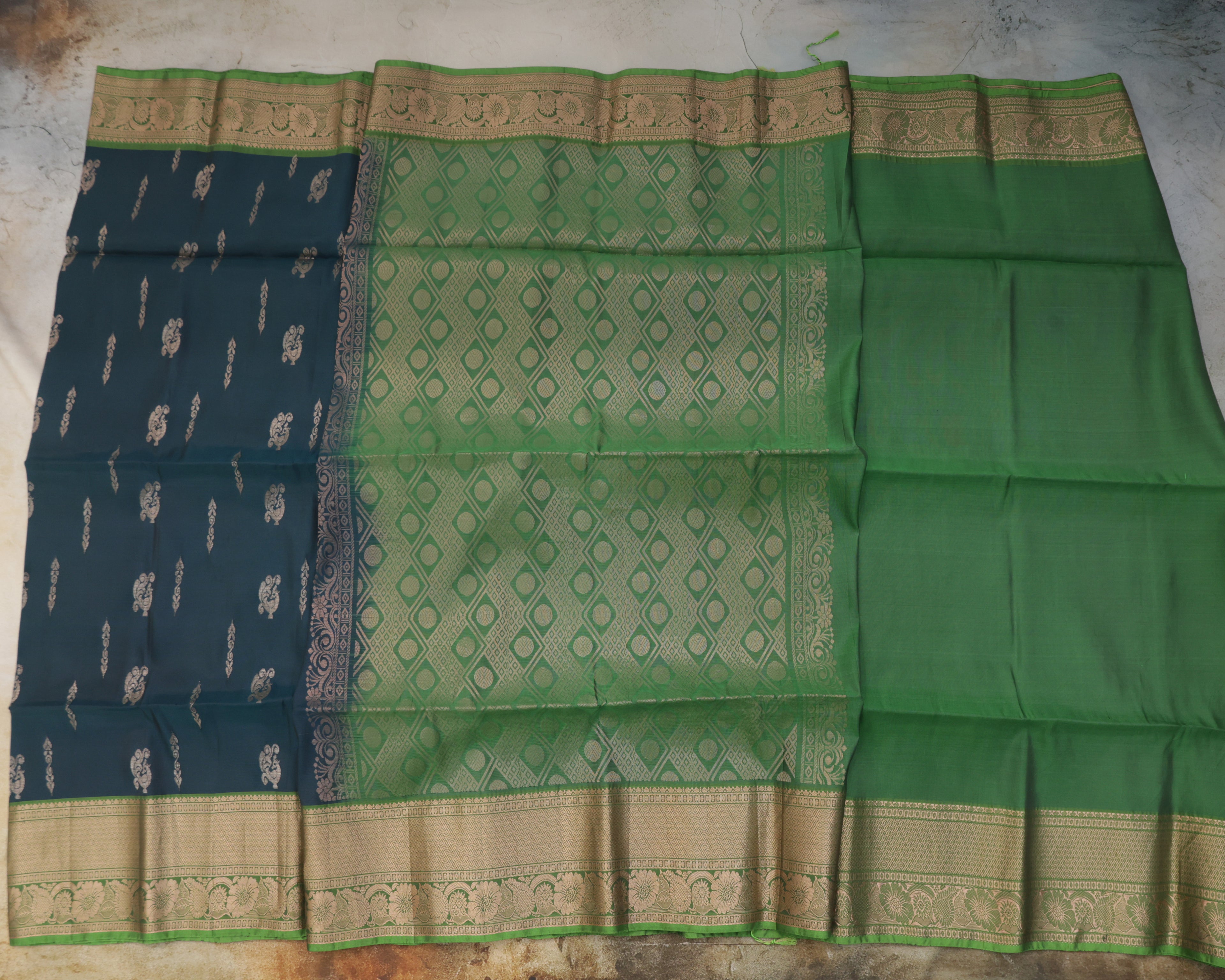 Kanchipuram Dual-Shade Butta Silk Saree