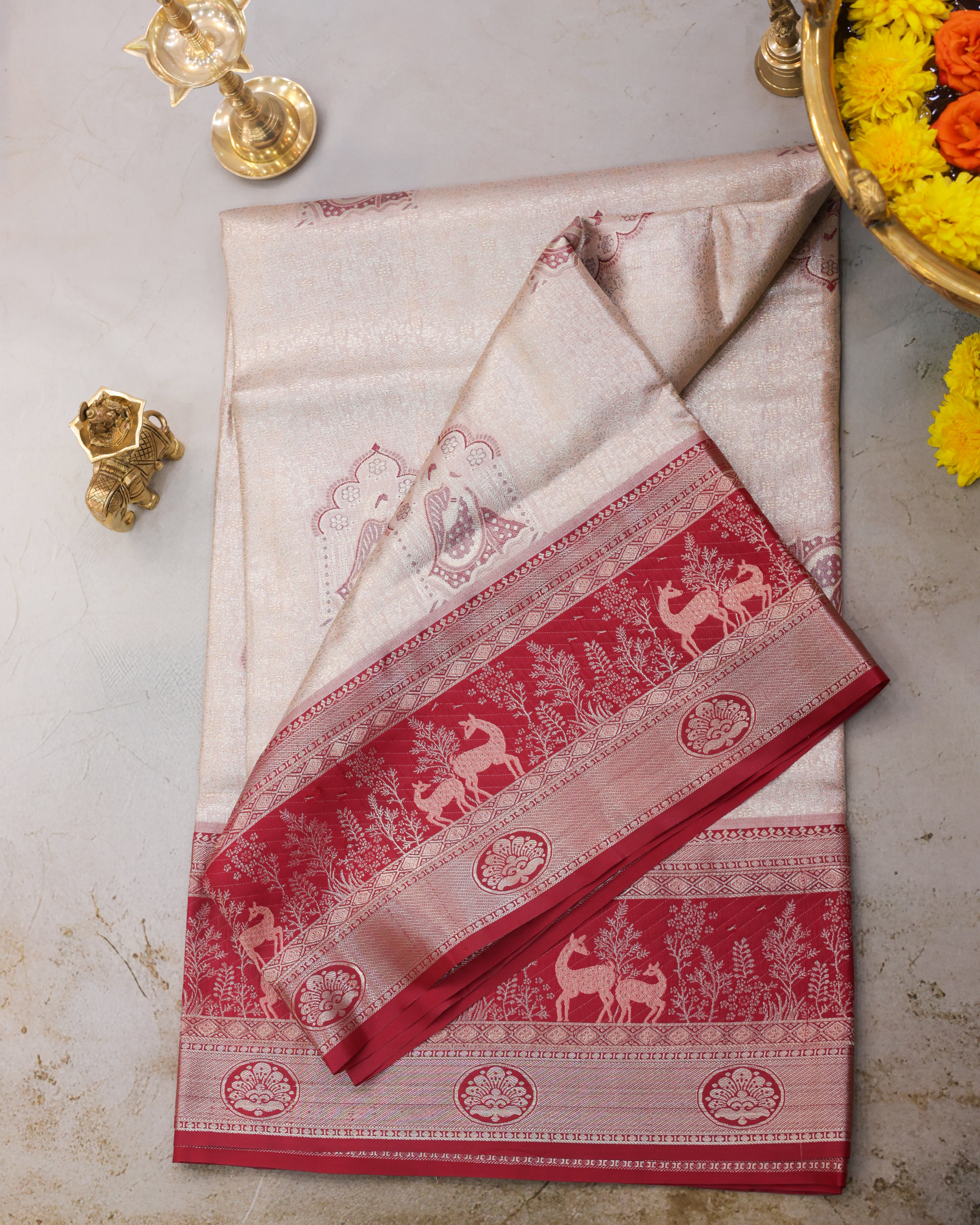 Kanchipuram Tissue Pallaikilo Pellikuthuru Saree – Pastel Sandalwood